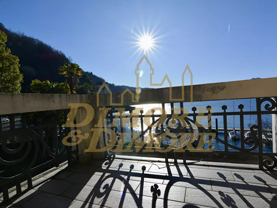 Immagine 33 di Villa in vendita  in Viale Garibaldi 68 a Maccagno Con Pino E Veddasca