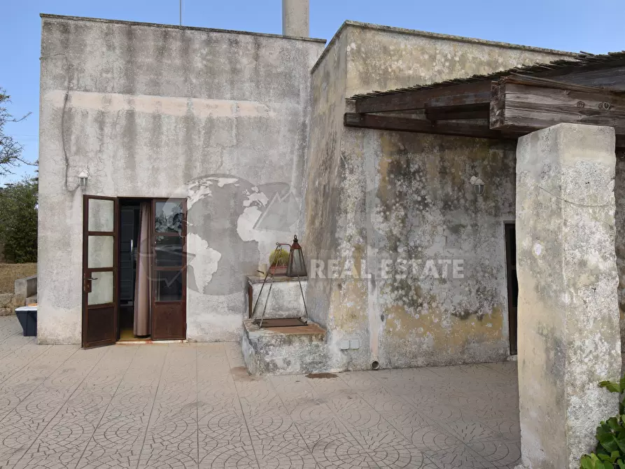 Immagine 18 di Villa in vendita  in Via Carlo Donat Cattin 63 a Specchia