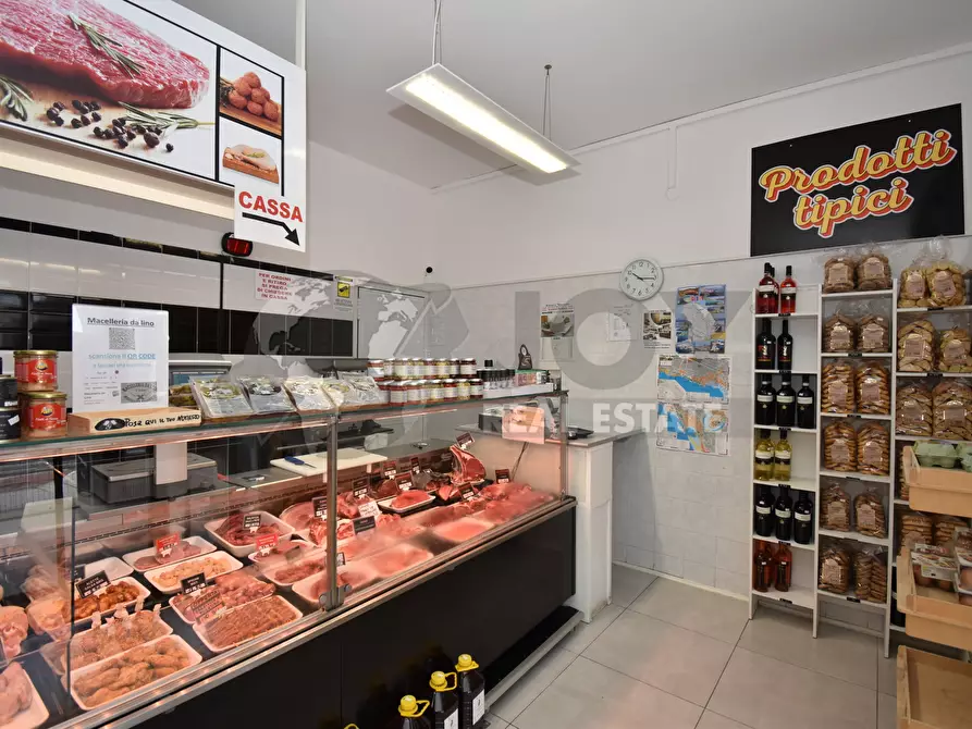 Immagine 8 di Locale commerciale in vendita  in Via Torre Lapillo angolo Via De Dominicis a Lecce