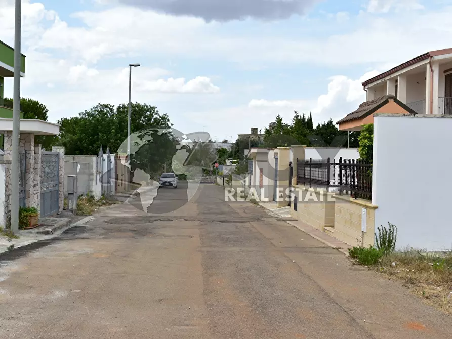 Immagine 8 di Terreno agricolo in vendita  in via morandi a San Donato Di Lecce