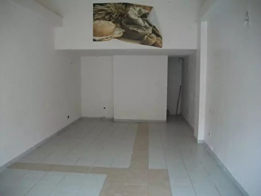 Immagine 3 di Locale commerciale in affitto  in PIAZZA GARIBALDI a Lanciano