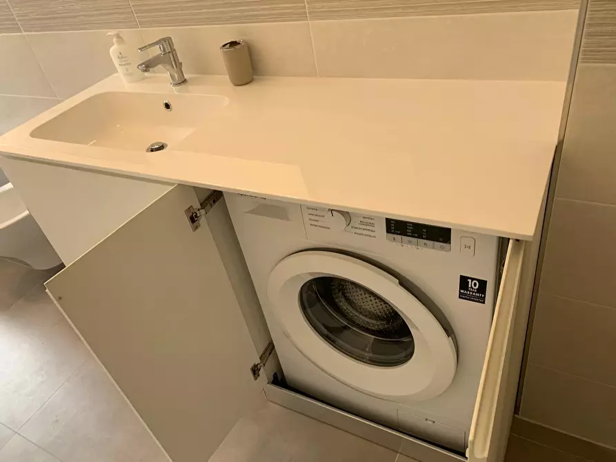 Immagine 12 di Bilocale in vendita  in Via Leonardo da Vinci a Alassio