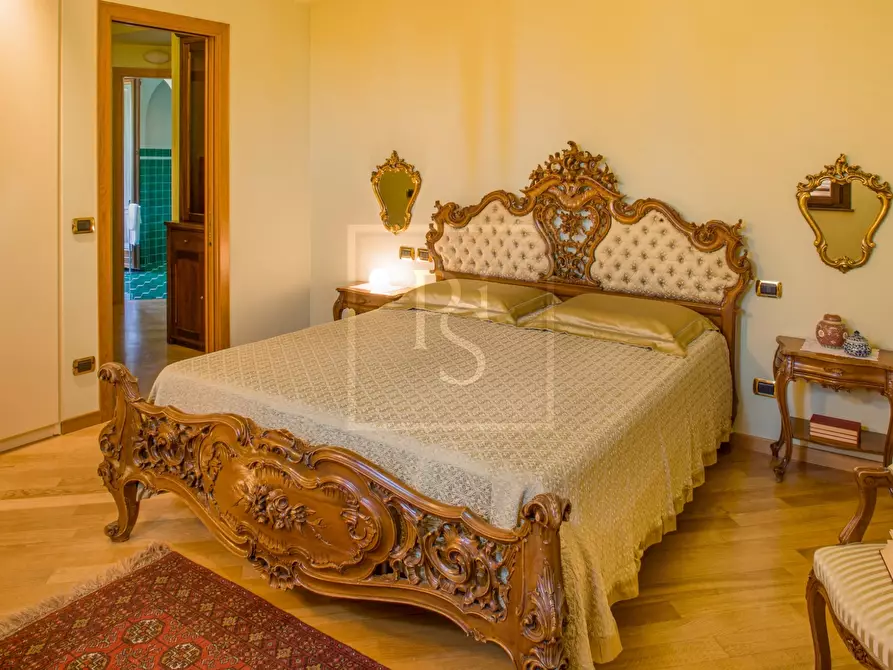 Immagine 23 di Villa in vendita  a Senigallia