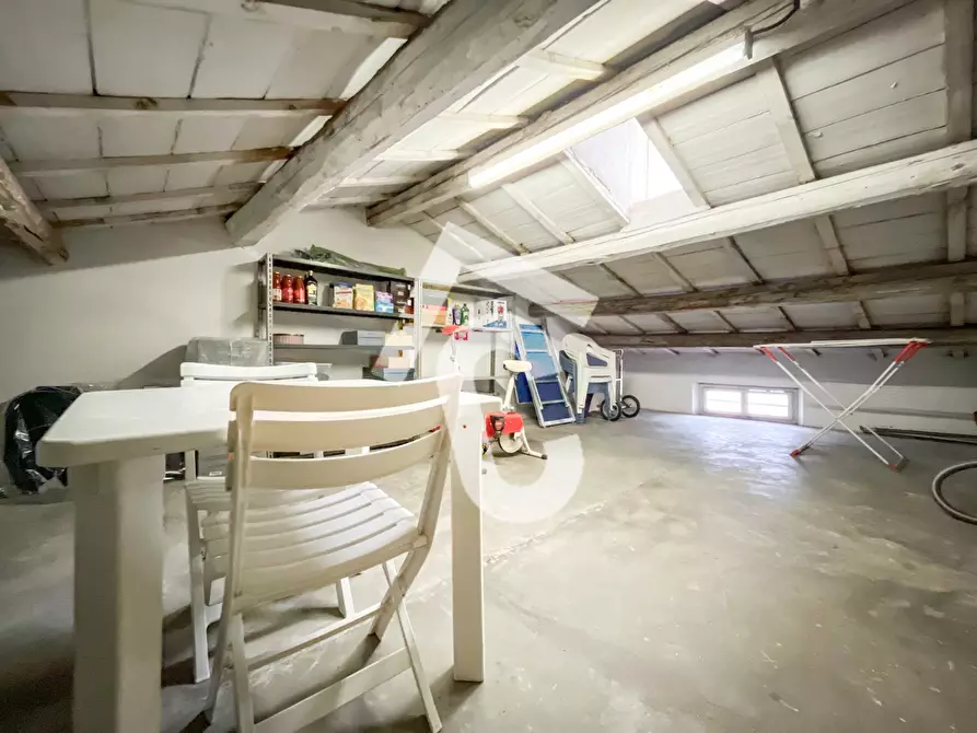 Immagine 22 di Palazzo in vendita  a Jesi