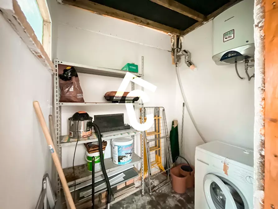 Immagine 11 di Appartamento in vendita  a Jesi