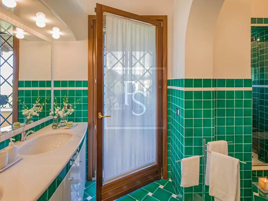 Immagine 24 di Villa in vendita  a Senigallia