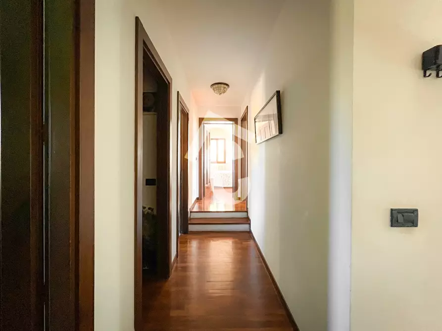 Immagine 19 di Rustico / casale in vendita  a Jesi