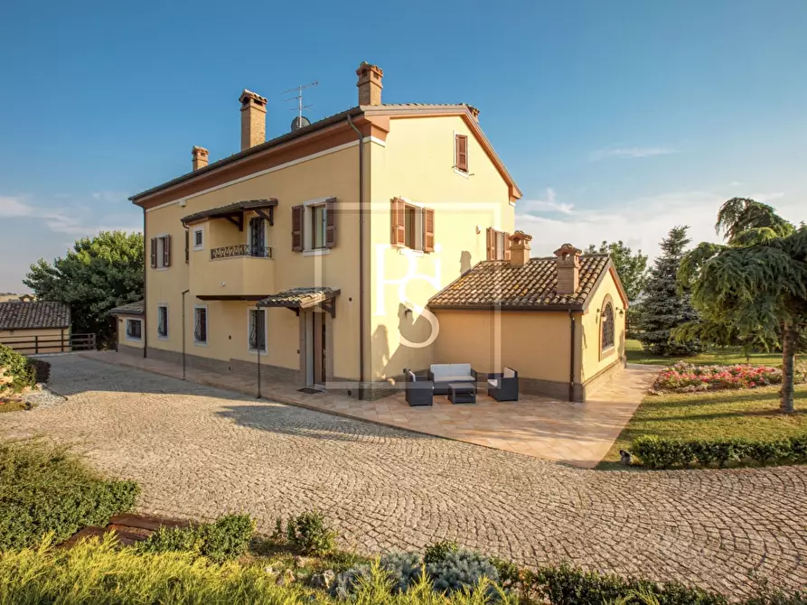 Immagine 27 di Villa in vendita  a Senigallia