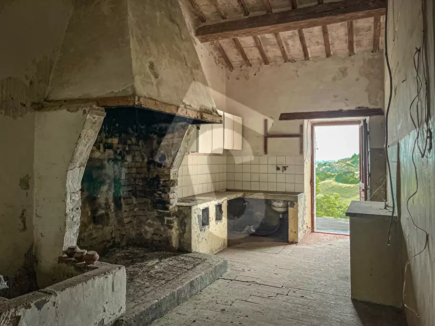 Immagine 35 di Rustico / casale in vendita  a Jesi