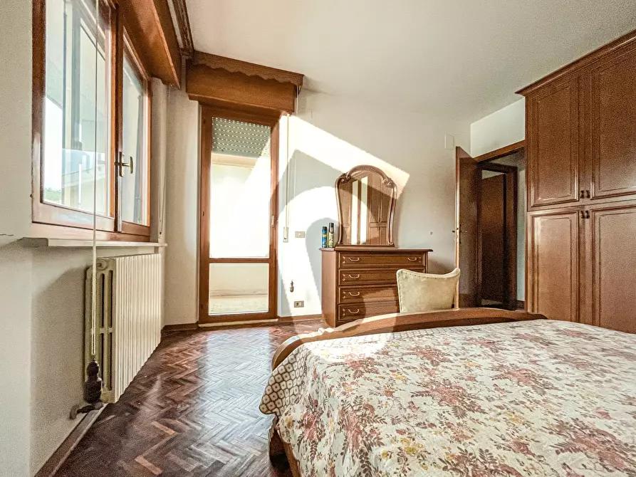 Immagine 10 di Villetta a schiera in vendita  a Jesi