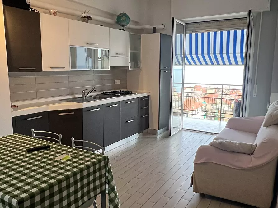 Immagine 3 di Trilocale in affitto  in Via Caviglia 69 a Finale Ligure