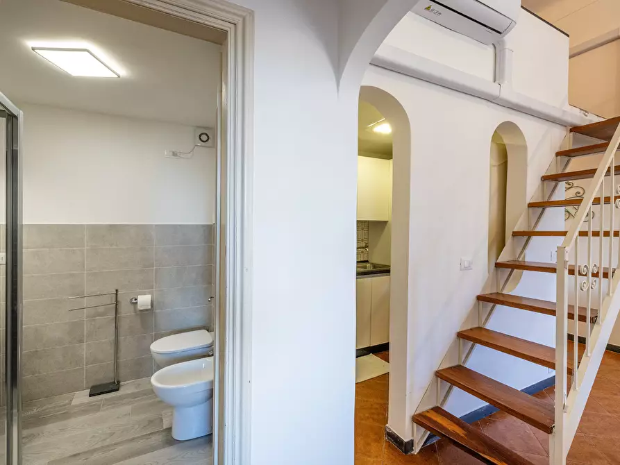 Immagine 26 di Trilocale in affitto  in Piazza Vittorio Emanuele II 5 a Finale Ligure