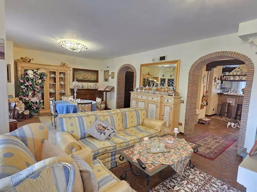 Immagine 32 di Villa in vendita  a Aci Castello