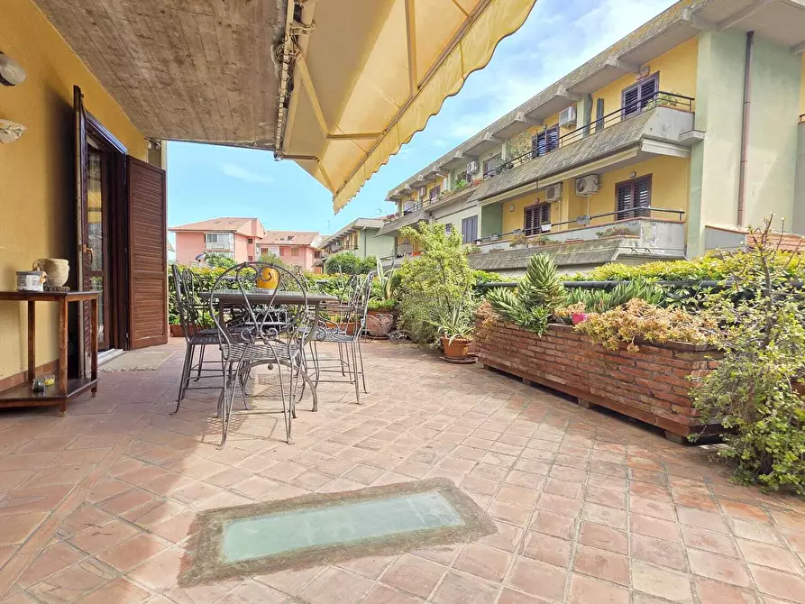 Immagine 4 di Villa in vendita  a Aci Castello