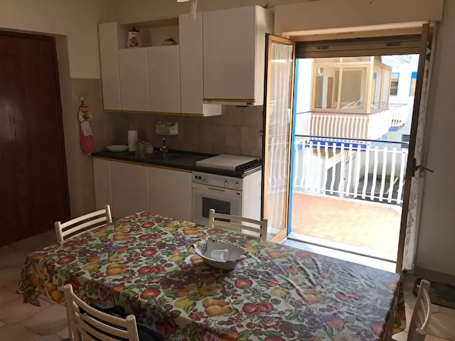 Immagine 4 di Appartamento in vendita  a Acireale