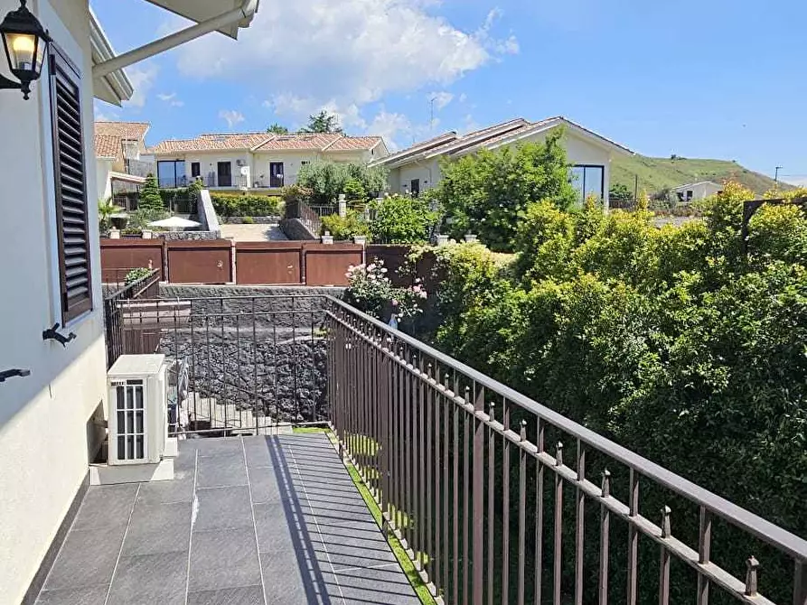 Immagine 25 di Villa in vendita  a Pedara