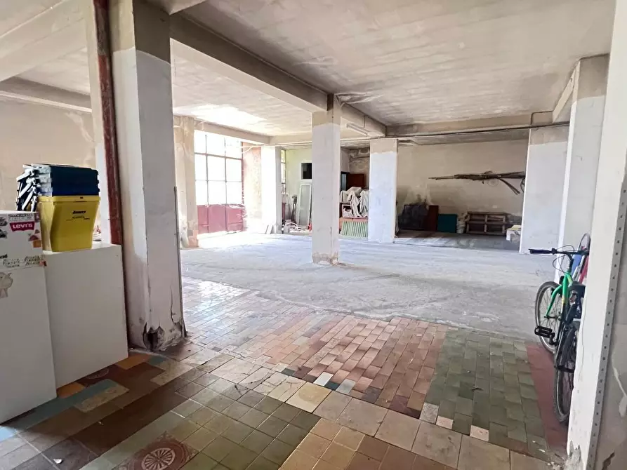 Immagine 3 di Capannone industriale in vendita  a Gravina Di Catania