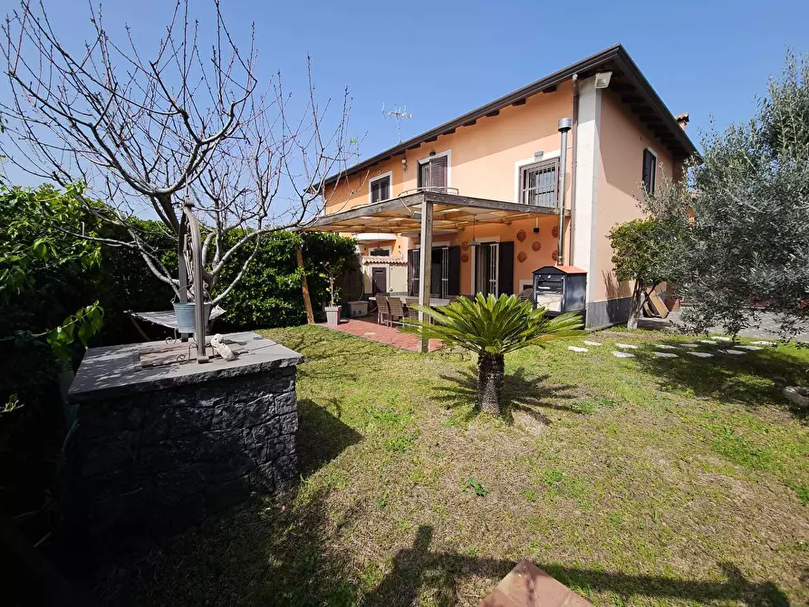 Immagine 1 di Villa in vendita  a Ragalna