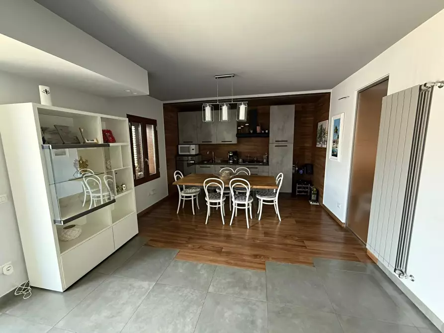 Immagine 17 di Villa in vendita  a Nicolosi