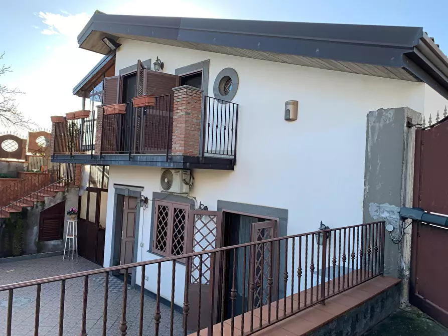 Immagine 3 di Villa in vendita  a Mascalucia