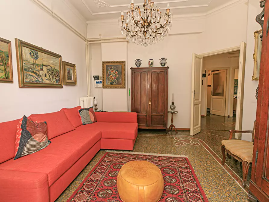 Immagine 22 di Pentalocale in vendita  in Via Benvenuto Cellini 16 a Genova