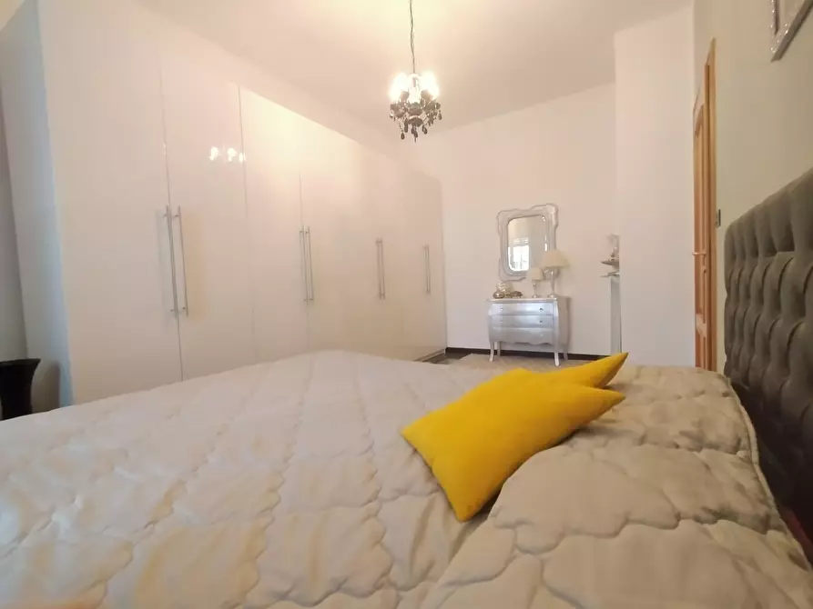 Immagine 29 di Bilocale in vendita  in Via delle Gavette a Genova