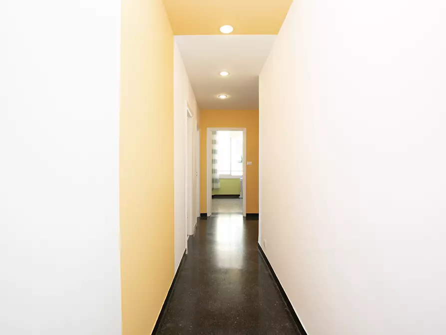 Immagine 12 di Ufficio in vendita  in Via Fieschi a Genova