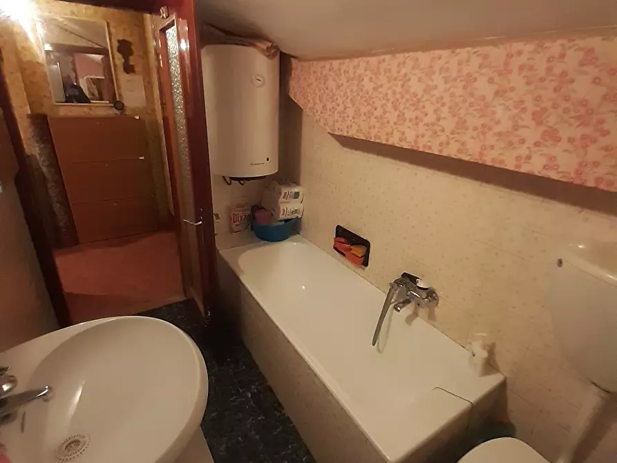 Immagine 31 di Bilocale in vendita  in Corso Nizza 91 a Limone Piemonte