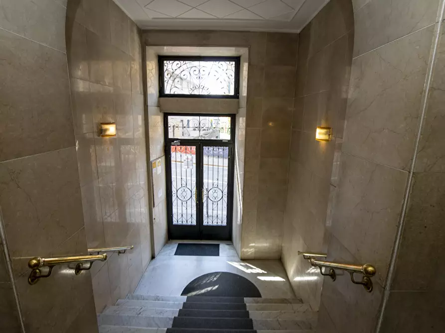 Immagine 49 di Pentalocale in vendita  in Via Fieschi a Genova