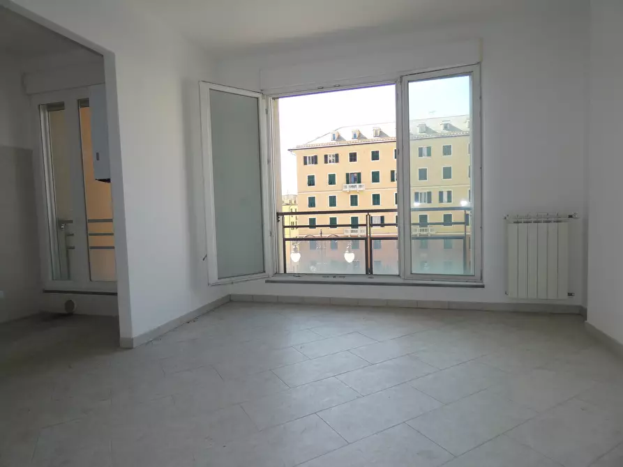 Immagine 1 di Appartamento in vendita  in Piazza Sopranis 36A a Genova
