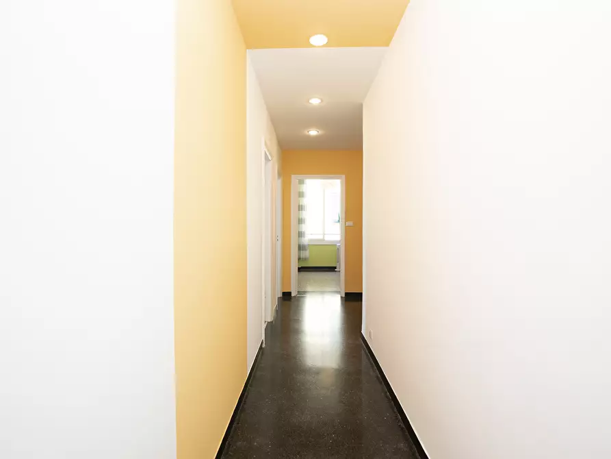 Immagine 13 di Ufficio in vendita  in Via Fieschi a Genova