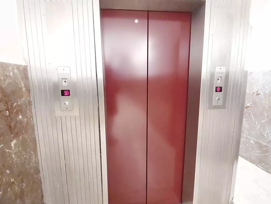 Immagine 27 di Trilocale in vendita  in Corso Magenta a Genova