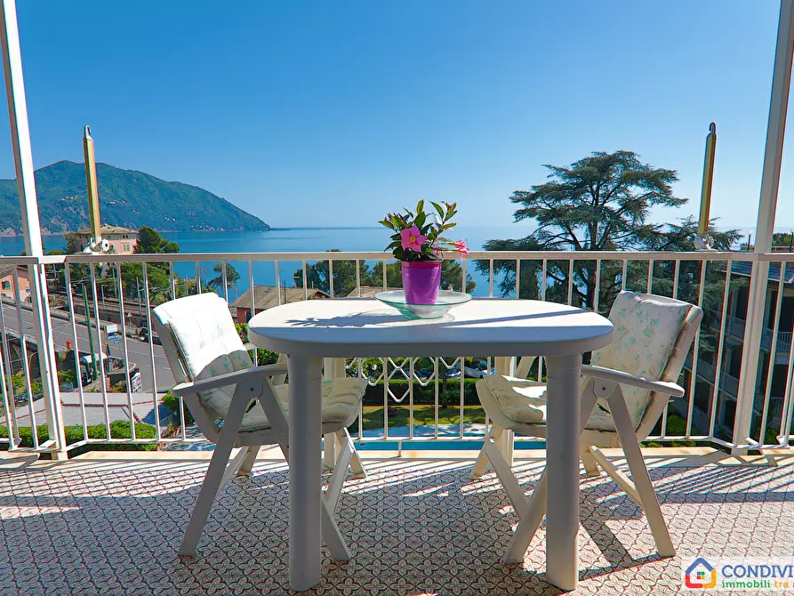 Immagine 38 di Appartamento in vendita  in Via Mulinetti 48 a Recco