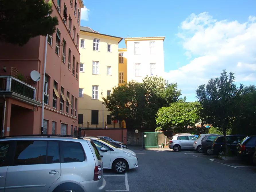Immagine 5 di Bilocale in vendita  in Via all'Asilo Davide e Delfina Garbarino 2 a Genova