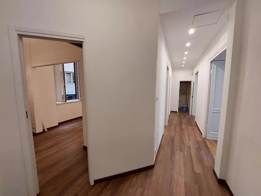 Immagine 23 di Trilocale in vendita  in Corso Magenta a Genova