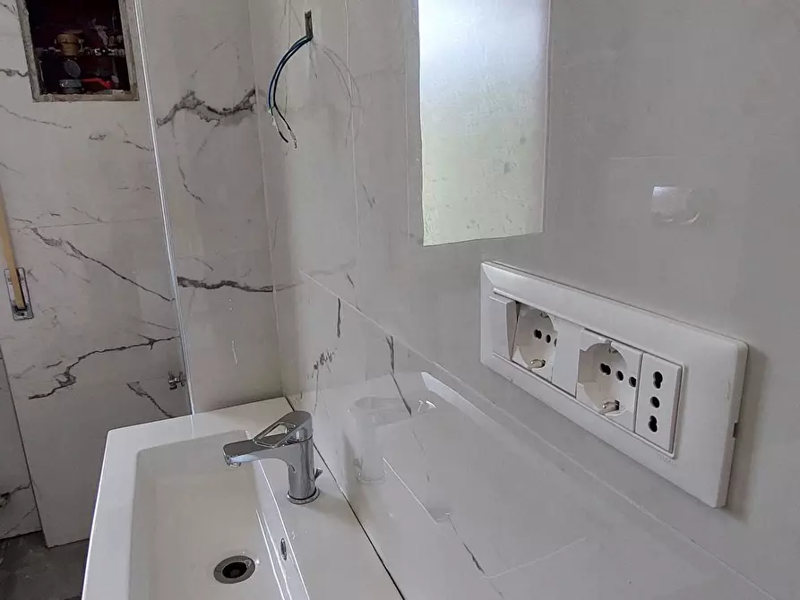 Immagine 16 di Trilocale in vendita  in Piazza Eugenio Marchese a Busalla