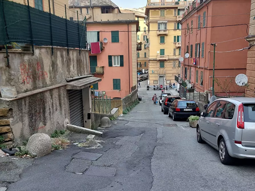 Immagine 40 di Trilocale in vendita  in Passo della Zebra a Genova