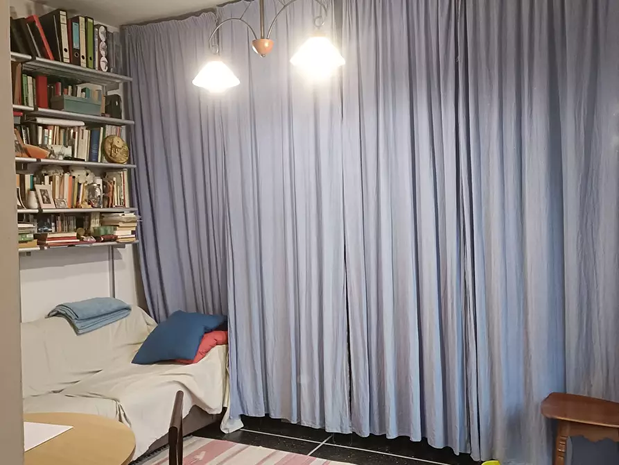 Immagine 2 di Bilocale in vendita  in Via Mantova 15 a Genova