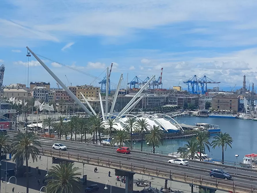 Immagine 31 di Ufficio in vendita  in Via di Sottoripa a Genova