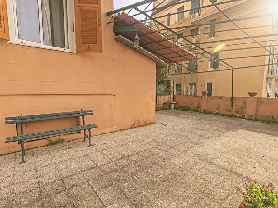 Immagine 32 di Pentalocale in vendita  in Via Benvenuto Cellini 16 a Genova