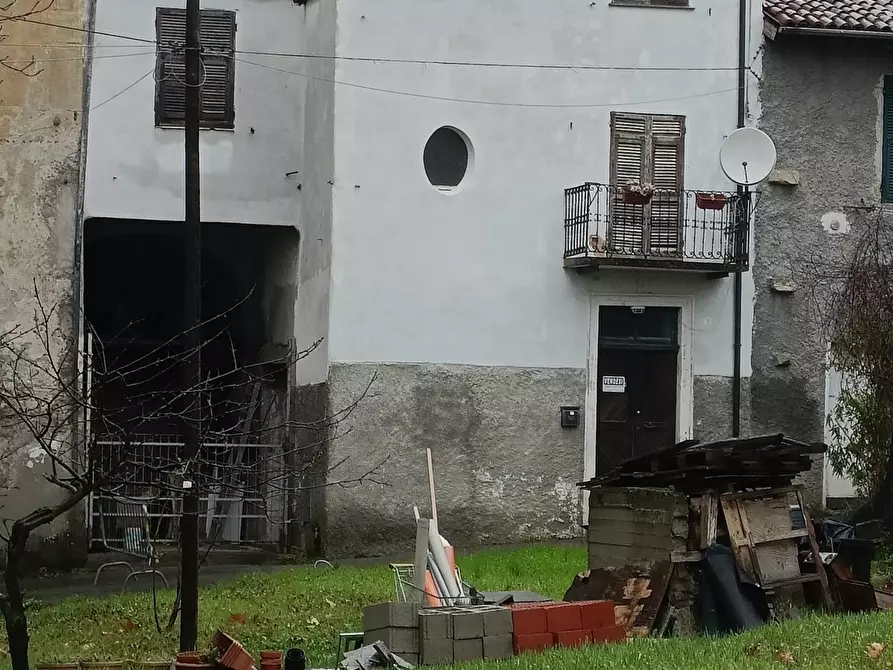 Immagine 1 di Casa indipendente in vendita  in Via San Remigio 7 a Parodi Ligure