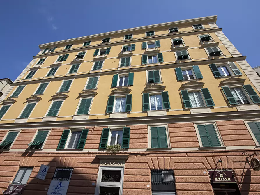 Immagine 2 di Pentalocale in vendita  in Via Fieschi a Genova