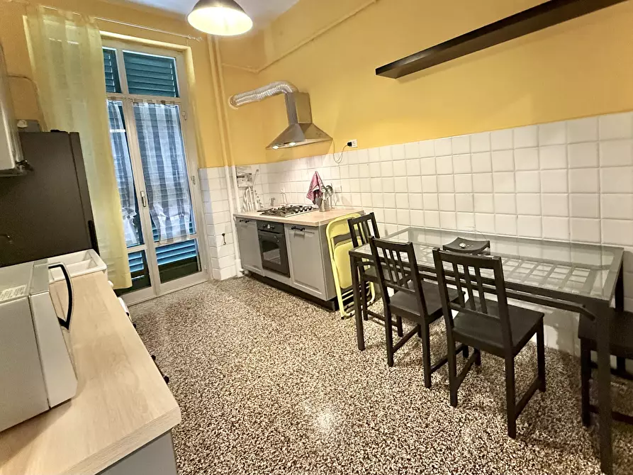 Immagine 37 di Pentalocale in vendita  in Via Fieschi a Genova