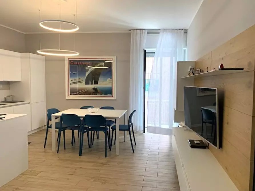 Immagine 19 di Trilocale in vendita  in Via Roma a Alassio