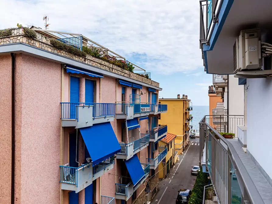 Immagine 28 di Quadrilocale in vendita  in Via Roma 45 a Alassio