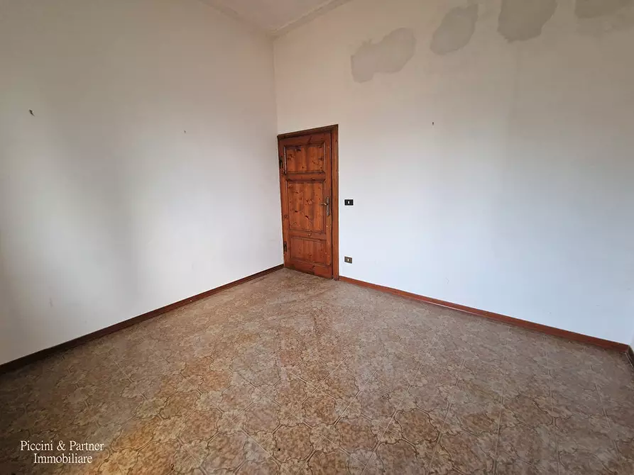 Immagine 13 di Pentalocale in vendita  in Via dei Partigiani 57 a Castiglione Del Lago