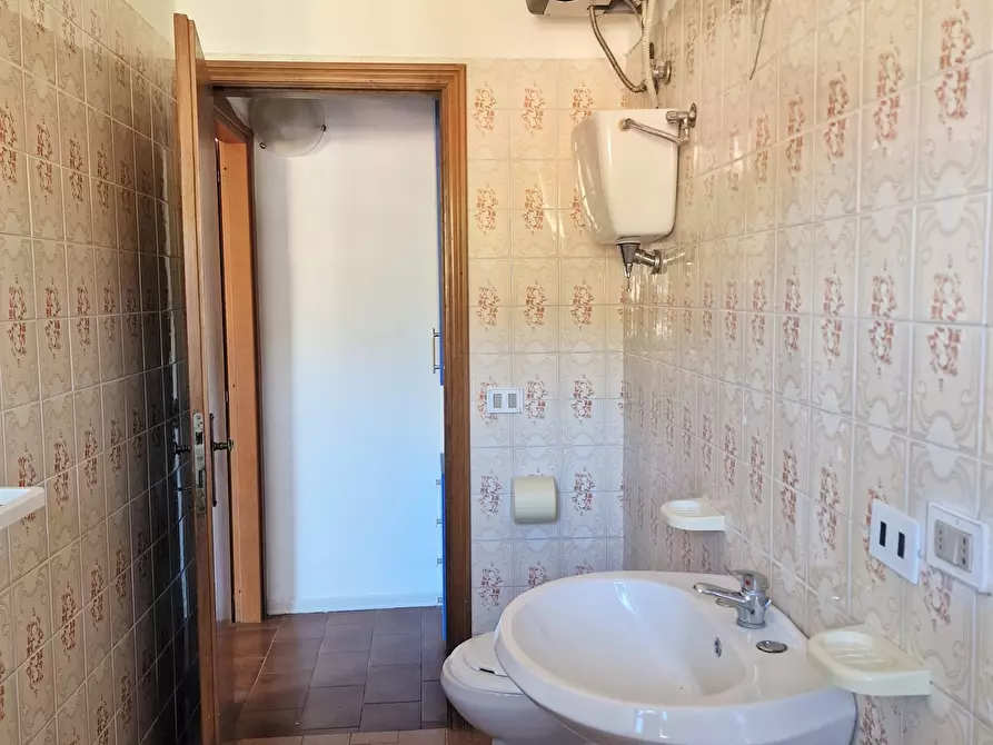 Immagine 23 di Pentalocale in vendita  in Via della Martinella 9A a Passignano Sul Trasimeno