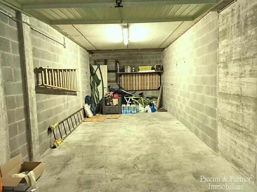 Immagine 47 di Quadrilocale in vendita  in Via Campania a Castiglione Del Lago