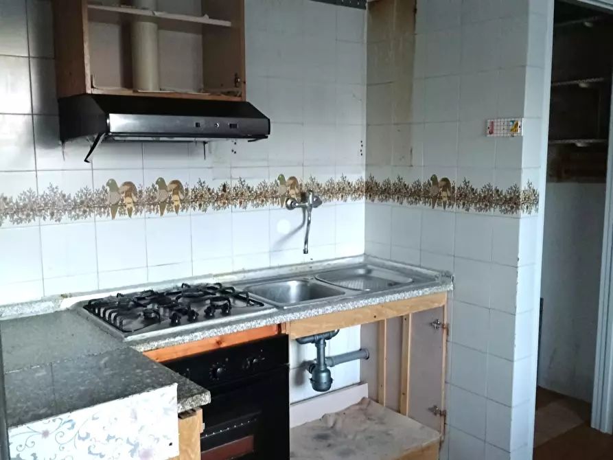 Immagine 10 di Pentalocale in vendita  in Via Marcello Garosi a Massa