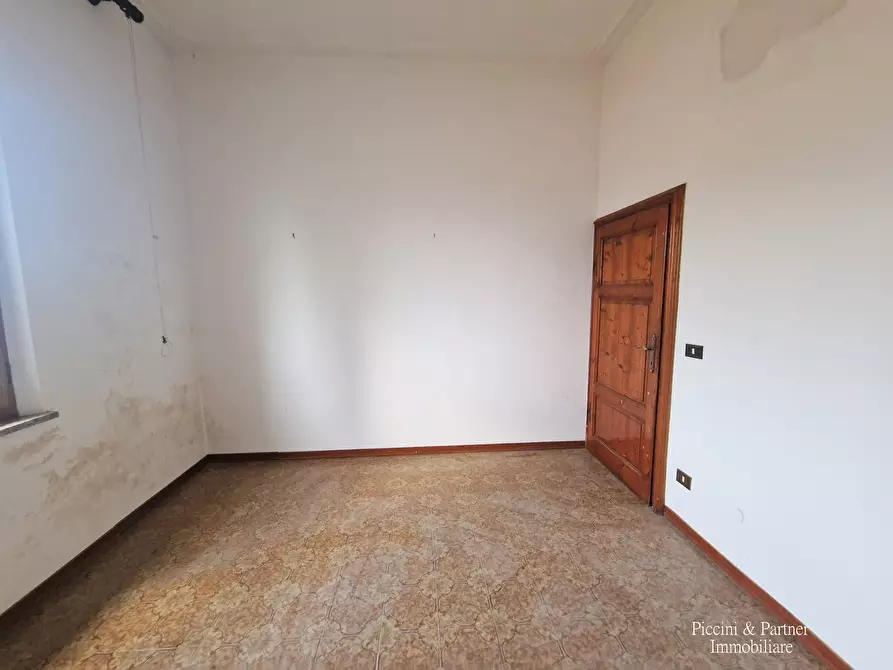 Immagine 12 di Pentalocale in vendita  in Via dei Partigiani 57 a Castiglione Del Lago